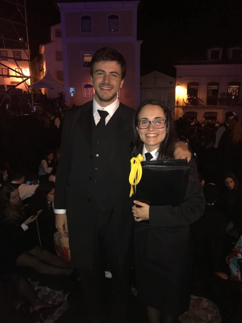 Beatriz e Carlos numa formatura, em 2018